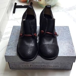 Freebird by Steven Black Catalina size 9